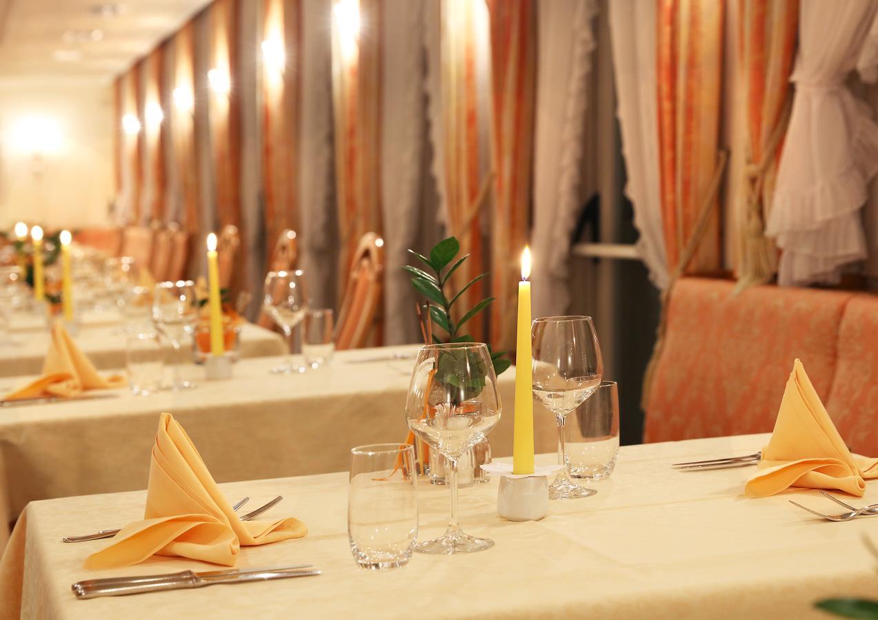 Hotel Maria Theresia Silandro Zewnętrze zdjęcie