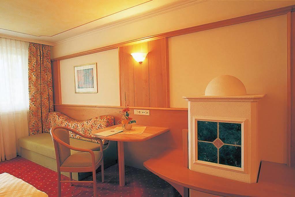 Hotel Maria Theresia Silandro Zewnętrze zdjęcie