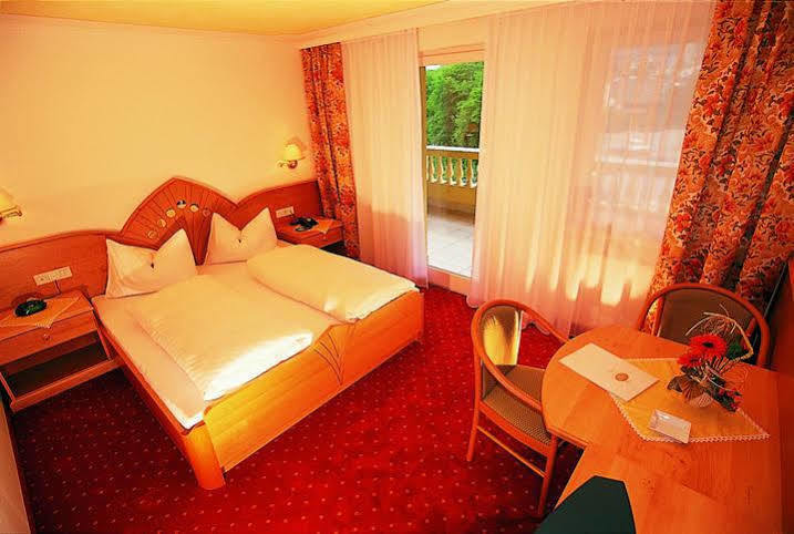 Hotel Maria Theresia Silandro Zewnętrze zdjęcie