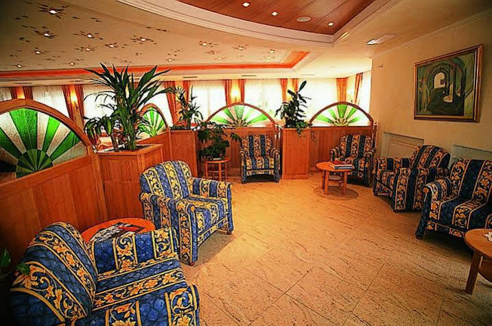 Hotel Maria Theresia Silandro Zewnętrze zdjęcie