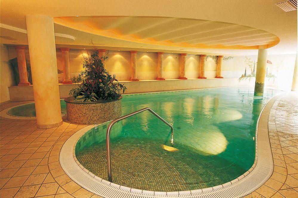 Hotel Maria Theresia Silandro Zewnętrze zdjęcie